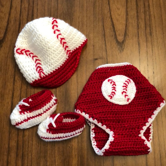 So ‘Dorable Other - Infant Baseball Set - Hat/Diaper/Booties